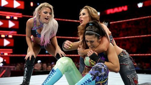 Mickie James can prove to be a worthy opponent for the WWE SmackDown Women's Champion, Bayley